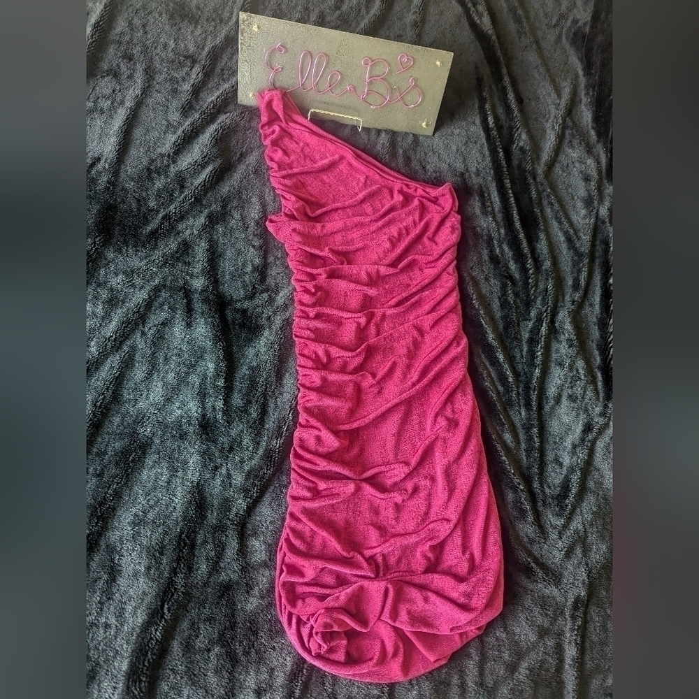 NWOT Magenta Pink One Shoulder Side Rouched Mini Dress XS